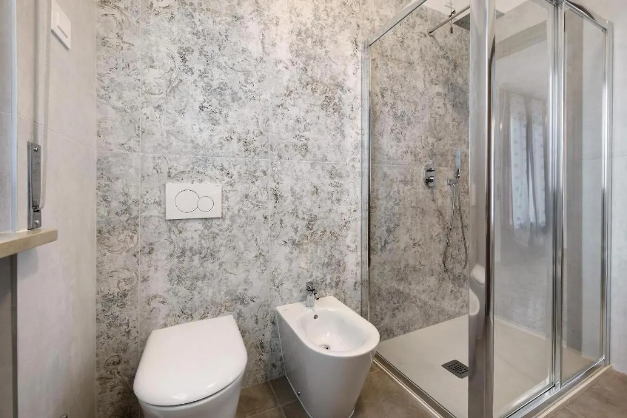 Apartment Achilla 2 Appartamenti Torri Del Benaco Italy